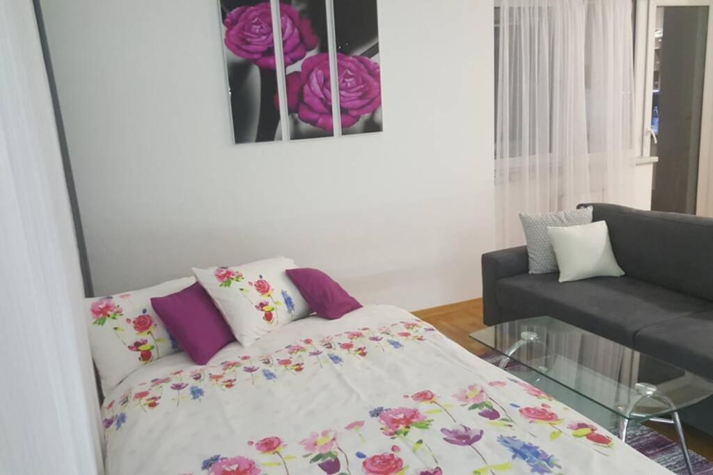 Fantasy Apartment Tuzla Buitenkant foto