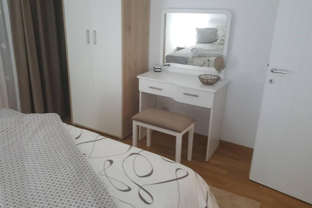 Fantasy Apartment Tuzla Buitenkant foto